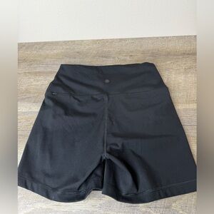 Yogalicious biker shorts size medium